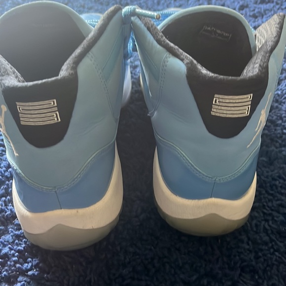 Jordan 11 Retro Pantone - Picture 5 of 6